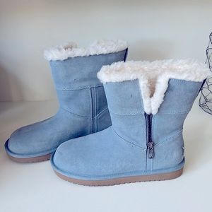 Brand new kookaburra by UGG size 7 a great gift!!